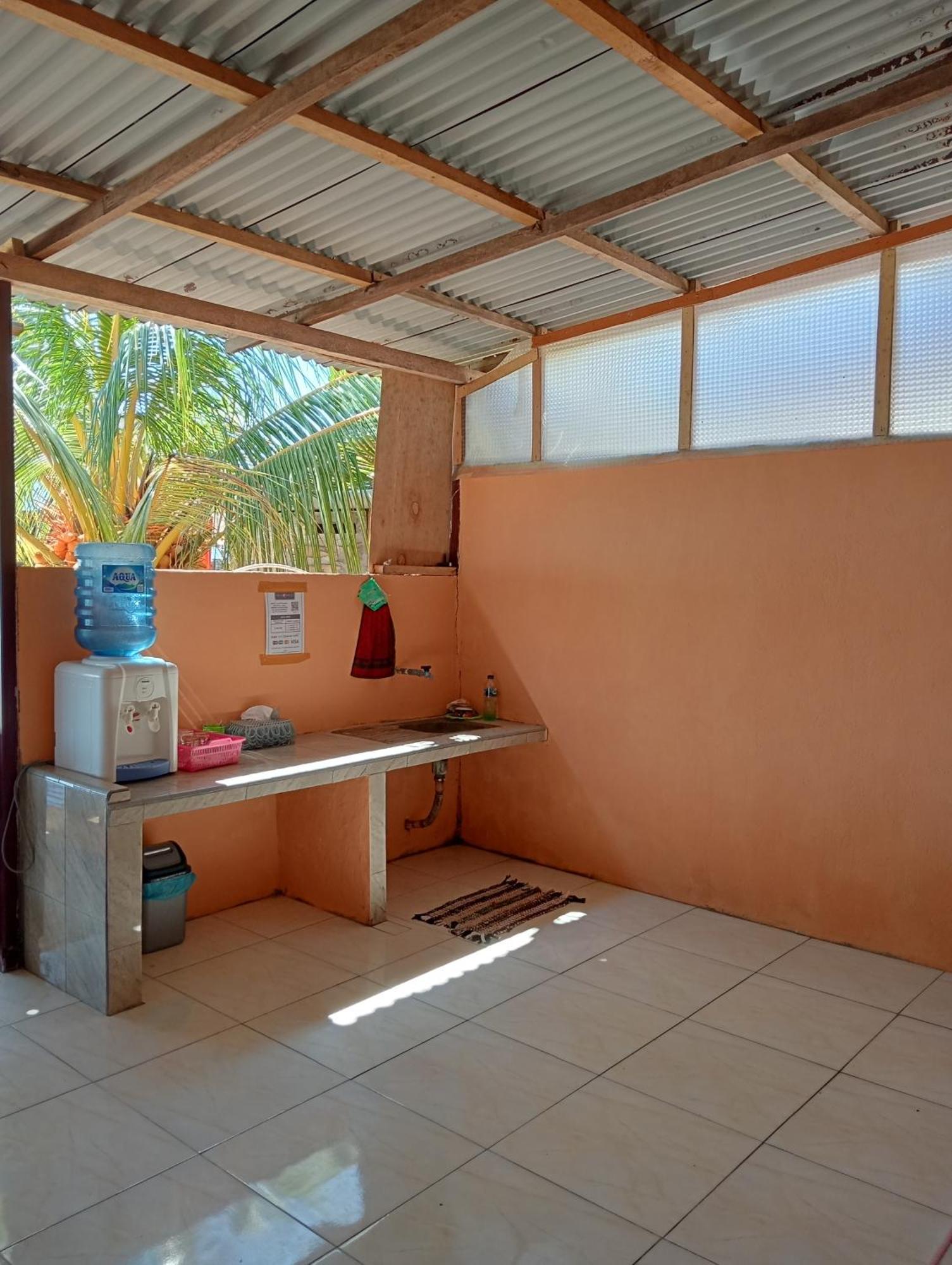 Mamalis Homestay مانادو المظهر الخارجي الصورة