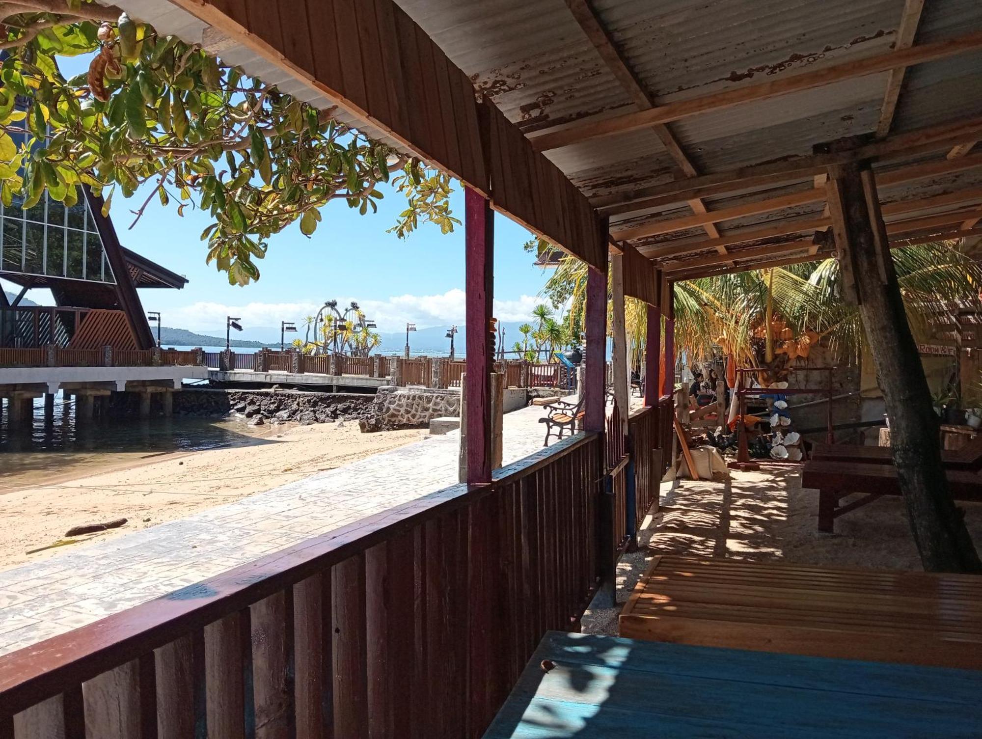 Mamalis Homestay مانادو المظهر الخارجي الصورة